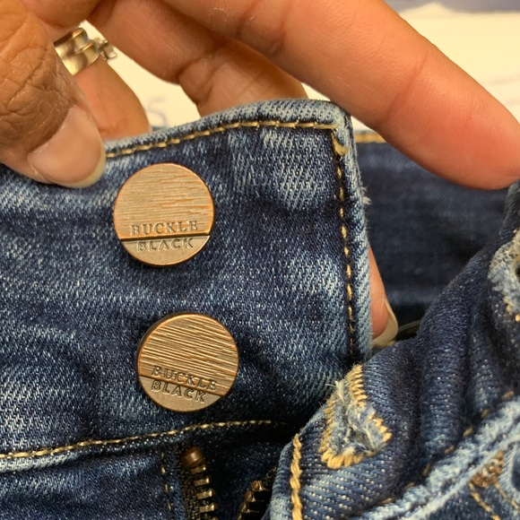 Buckle Black Fit No 75 Flare Distressed Jeans Sz 27 - Picture 4 of 8